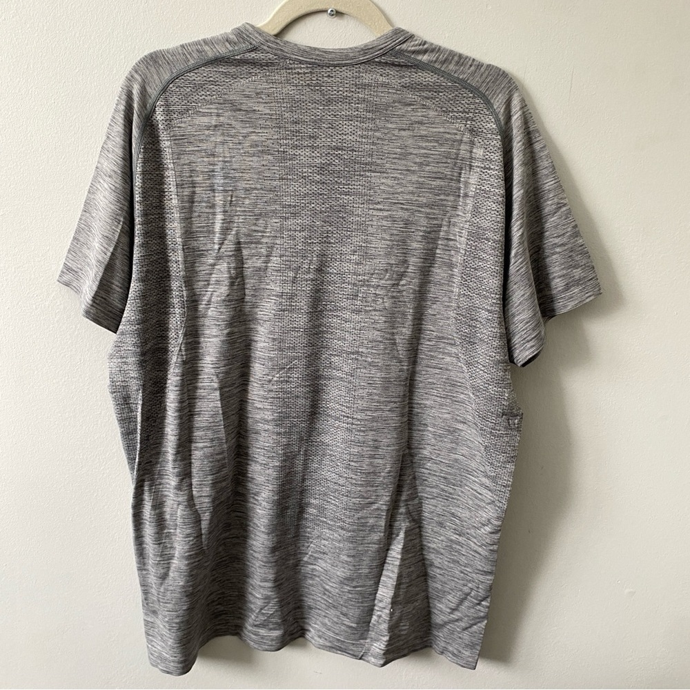 LULULEMON Men's Metal Vent Tech Short Sleeve Henley Slate White XL - Picture 5 of 11